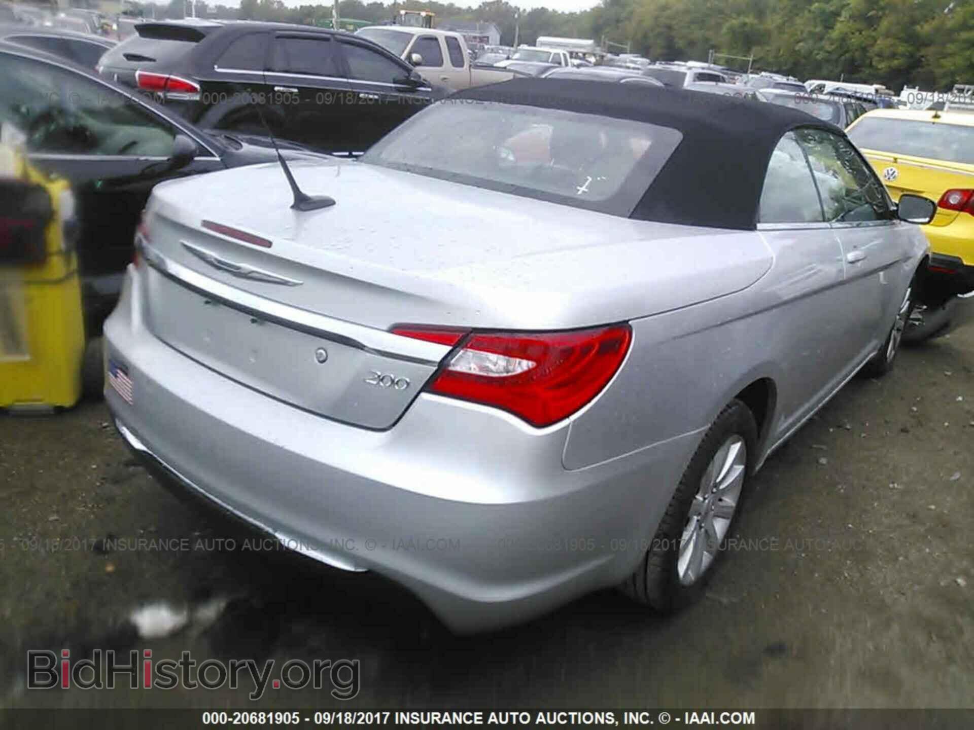 2011 Chrysler 200 - VIN: 1C3BC2EB3BN532536 - Фото 4
