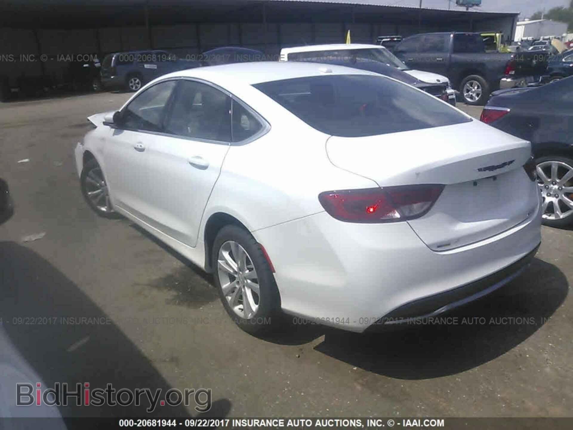 2015 Chrysler 200 - VIN: 1C3CCCAB4FN687277 - Photo 3