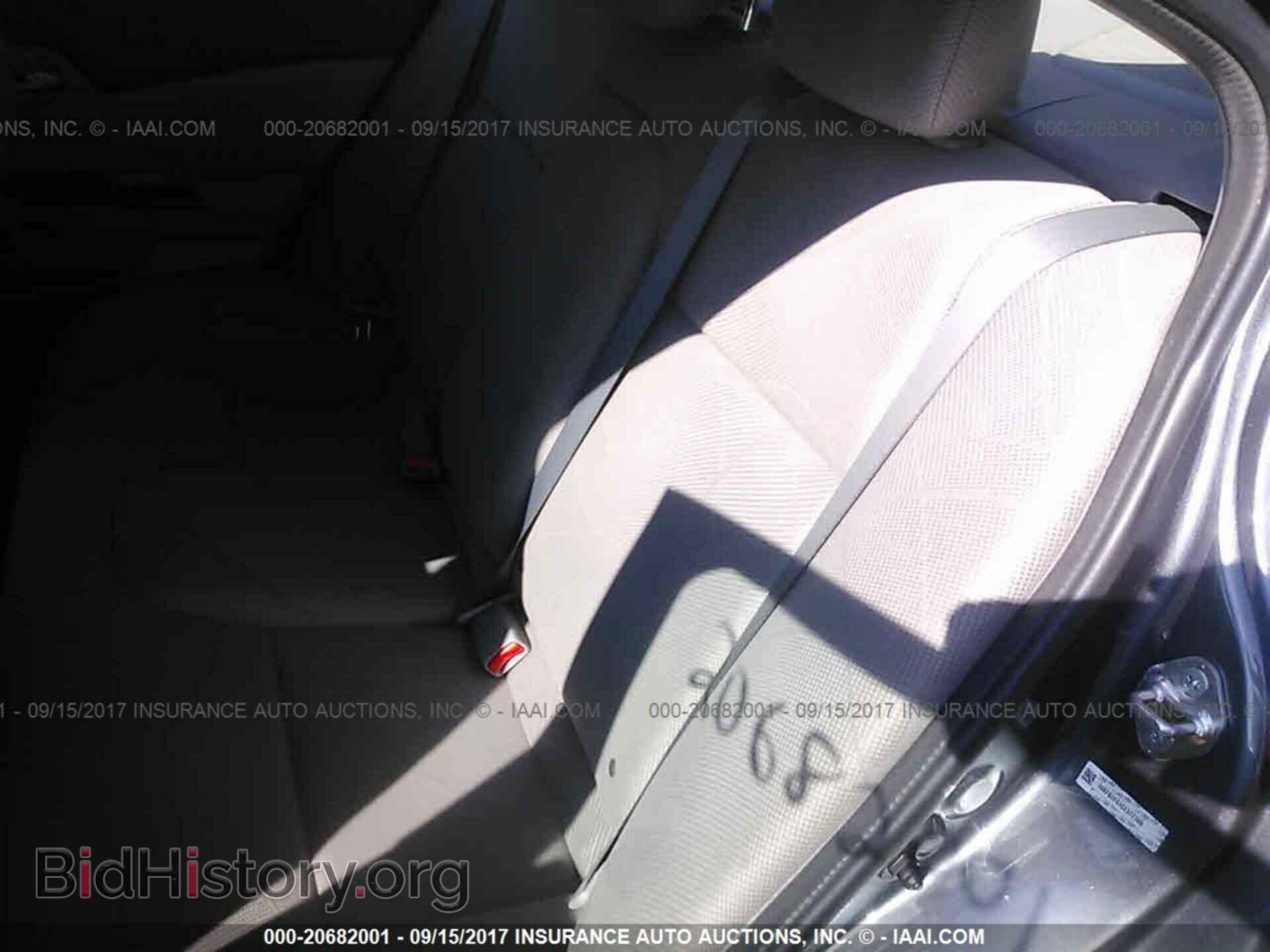 2012 Honda Civic - VIN: 19XFB2F51CE377709 - Photo 8