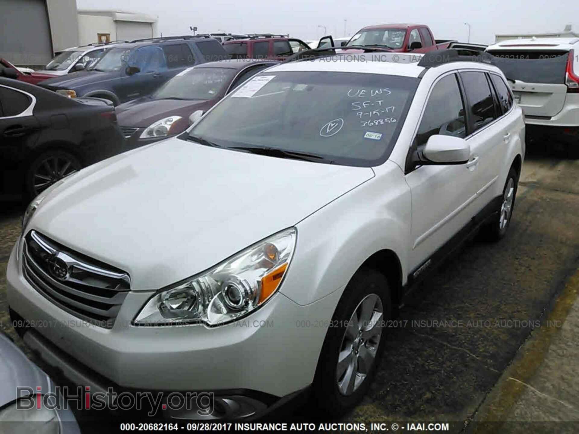 2011 Subaru Outback - VIN: 4S4BRCKC5B3368856 - Фото 2