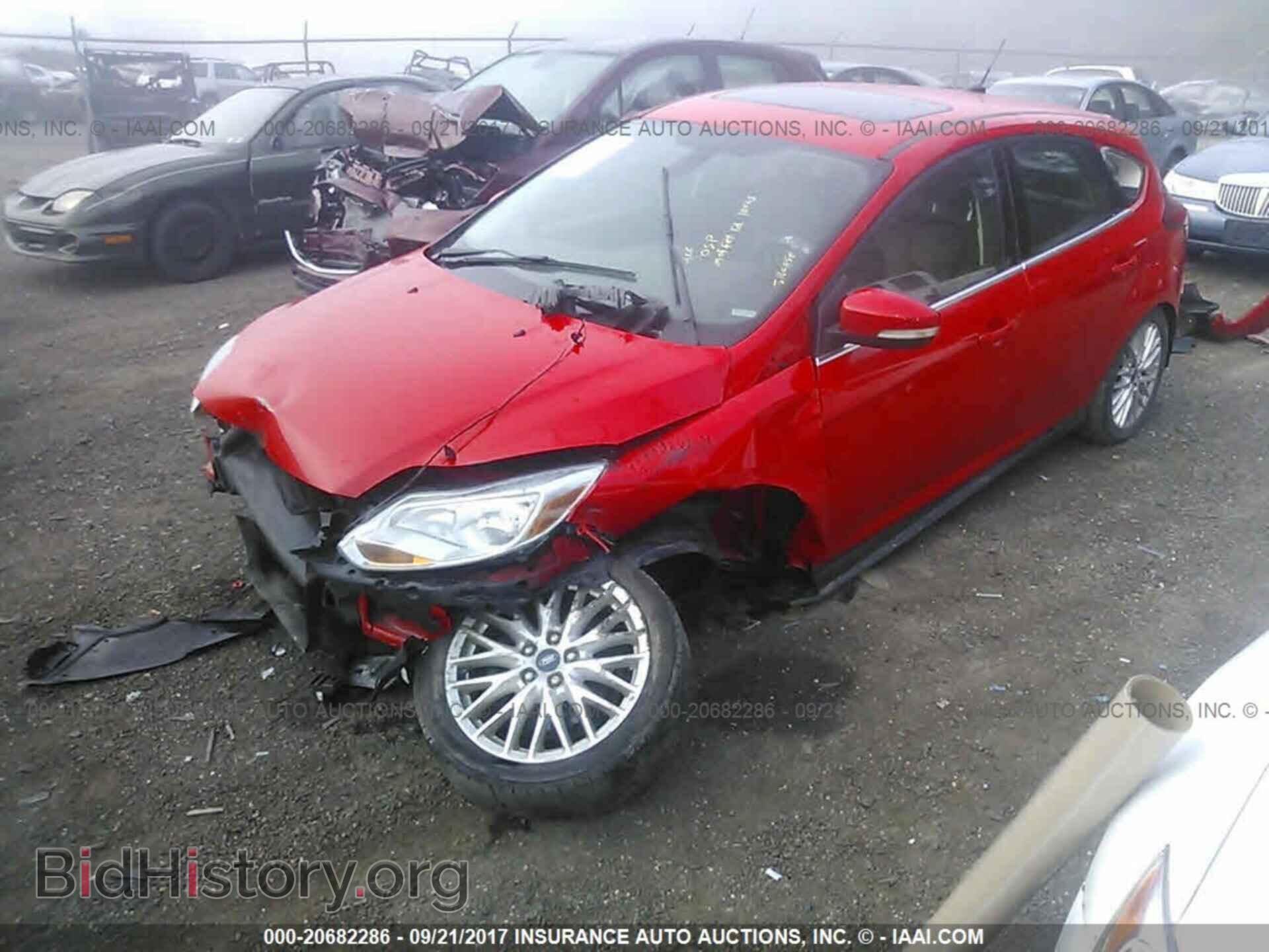 2012 Ford Focus - VIN: 1FAHP3M28CL338945 - Photo 2