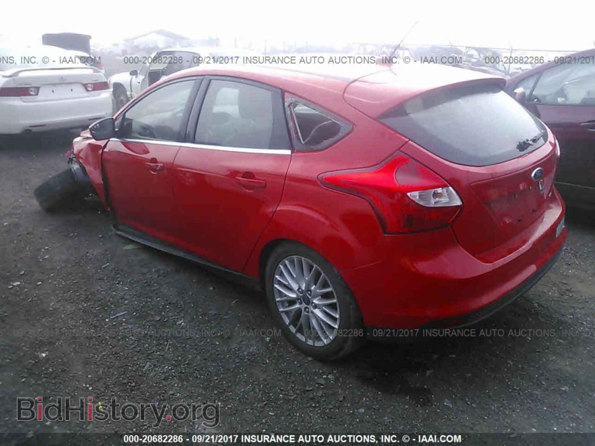 2012 Ford Focus - VIN: 1FAHP3M28CL338945 - Photo 3