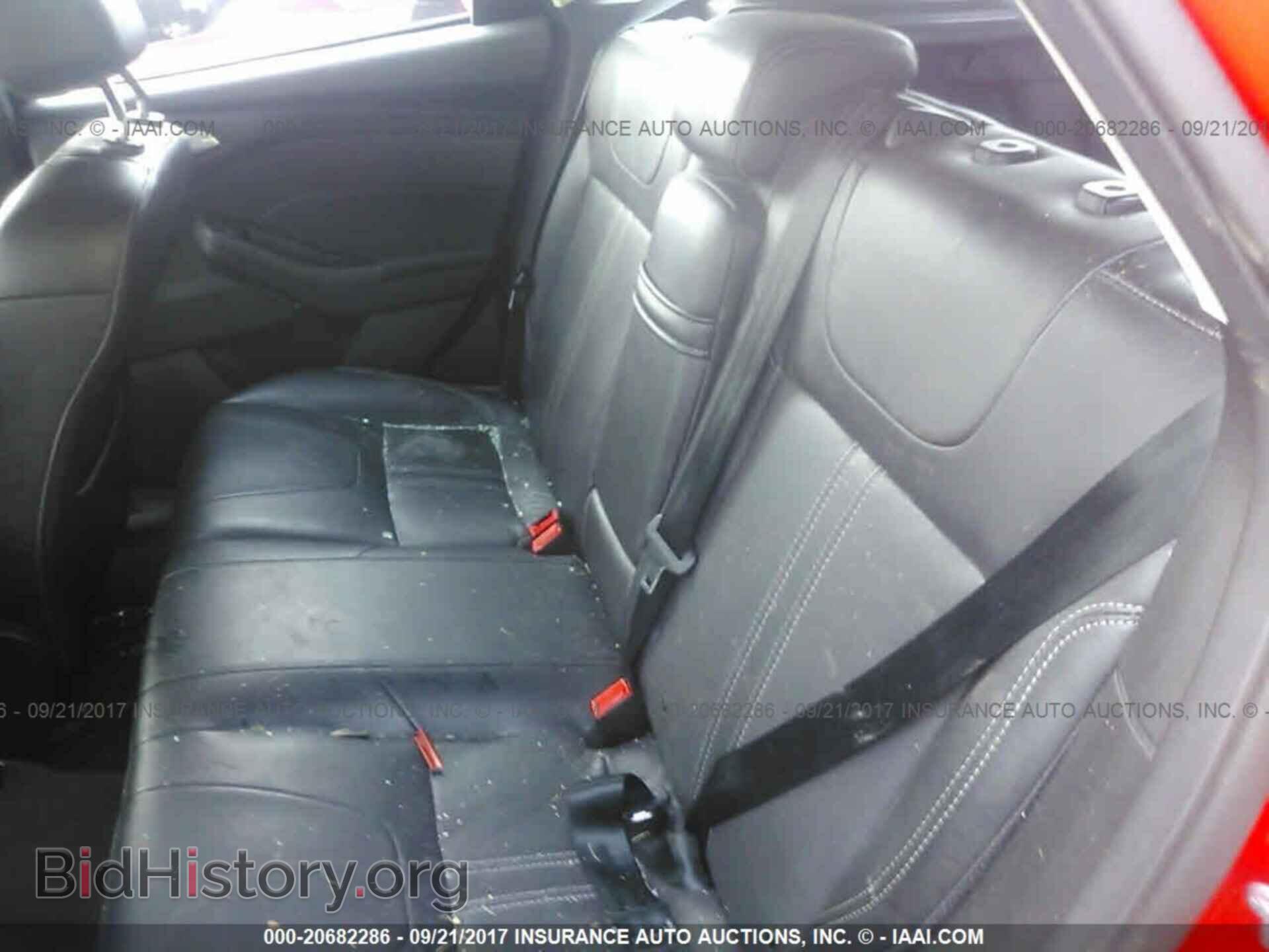 2012 Ford Focus - VIN: 1FAHP3M28CL338945 - Photo 8