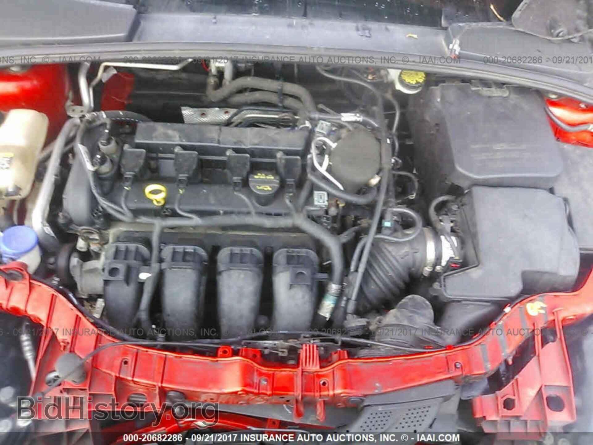 2012 Ford Focus - VIN: 1FAHP3M28CL338945 - Photo 10