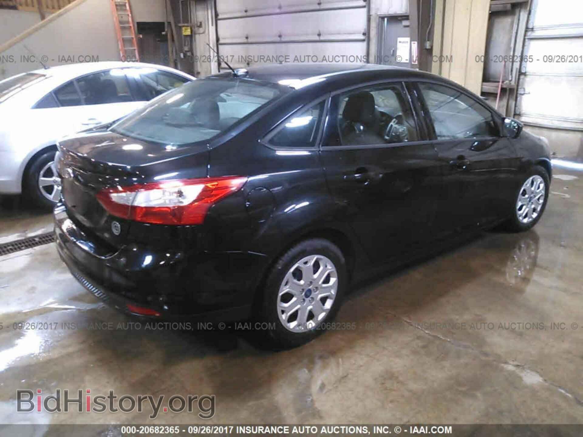 2012 Ford Focus - VIN: 1FAHP3F26CL164046 - Photo 4