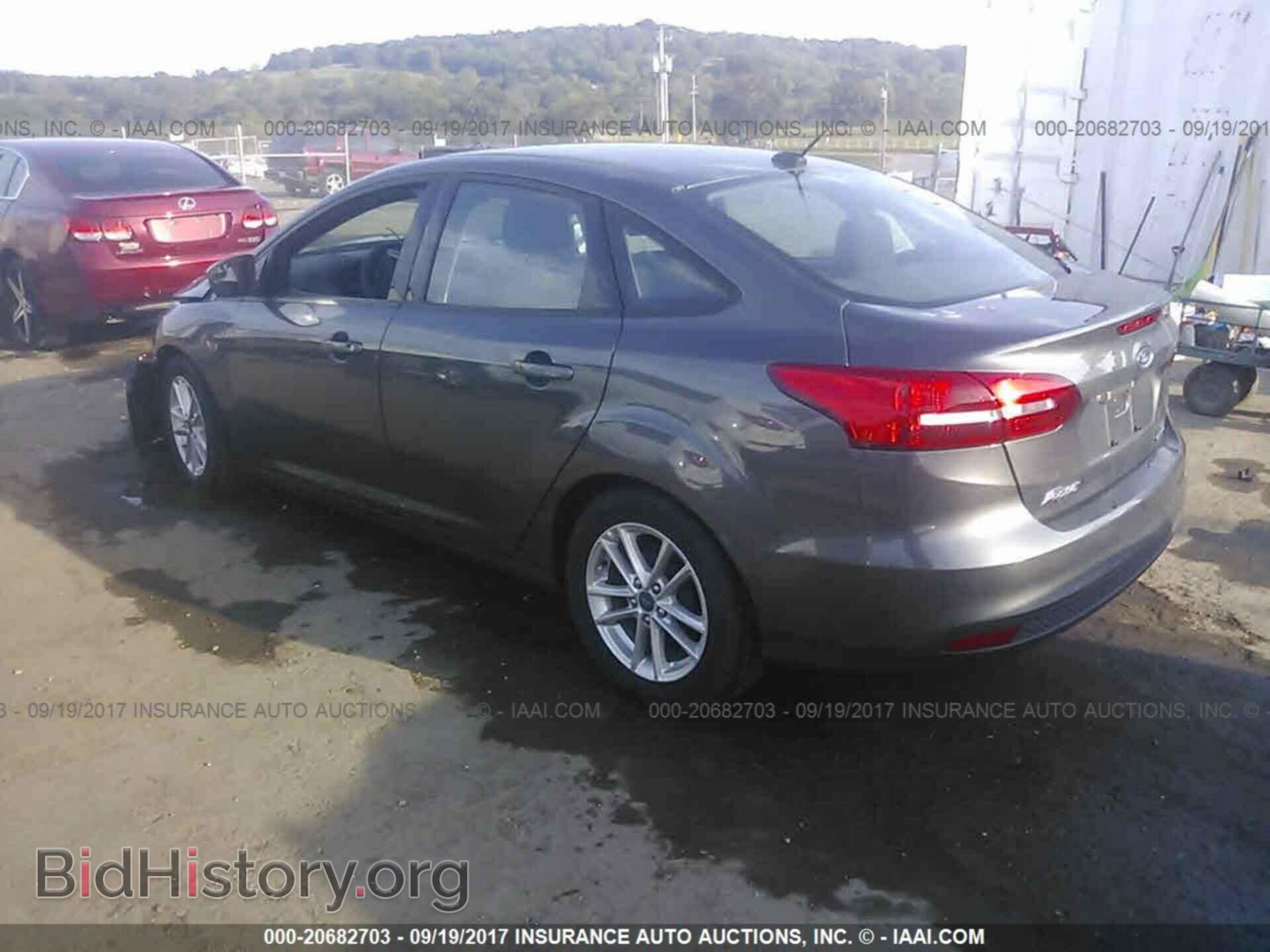 2016 Ford Focus - VIN: 1FADP3F26GL342901 - Photo 3