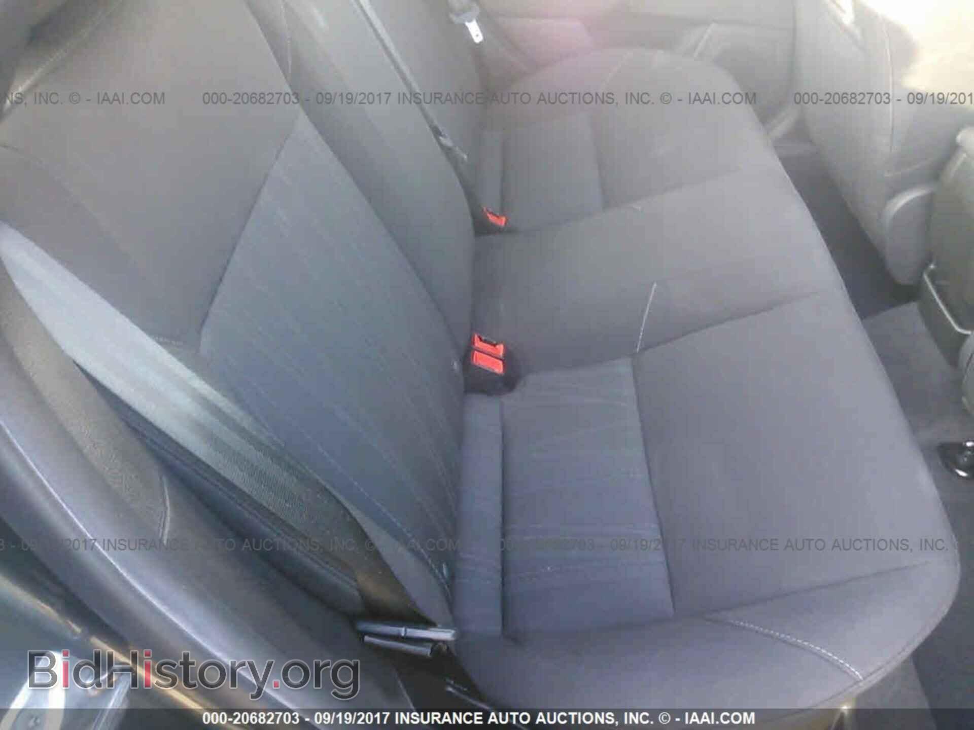 2016 Ford Focus - VIN: 1FADP3F26GL342901 - Photo 8