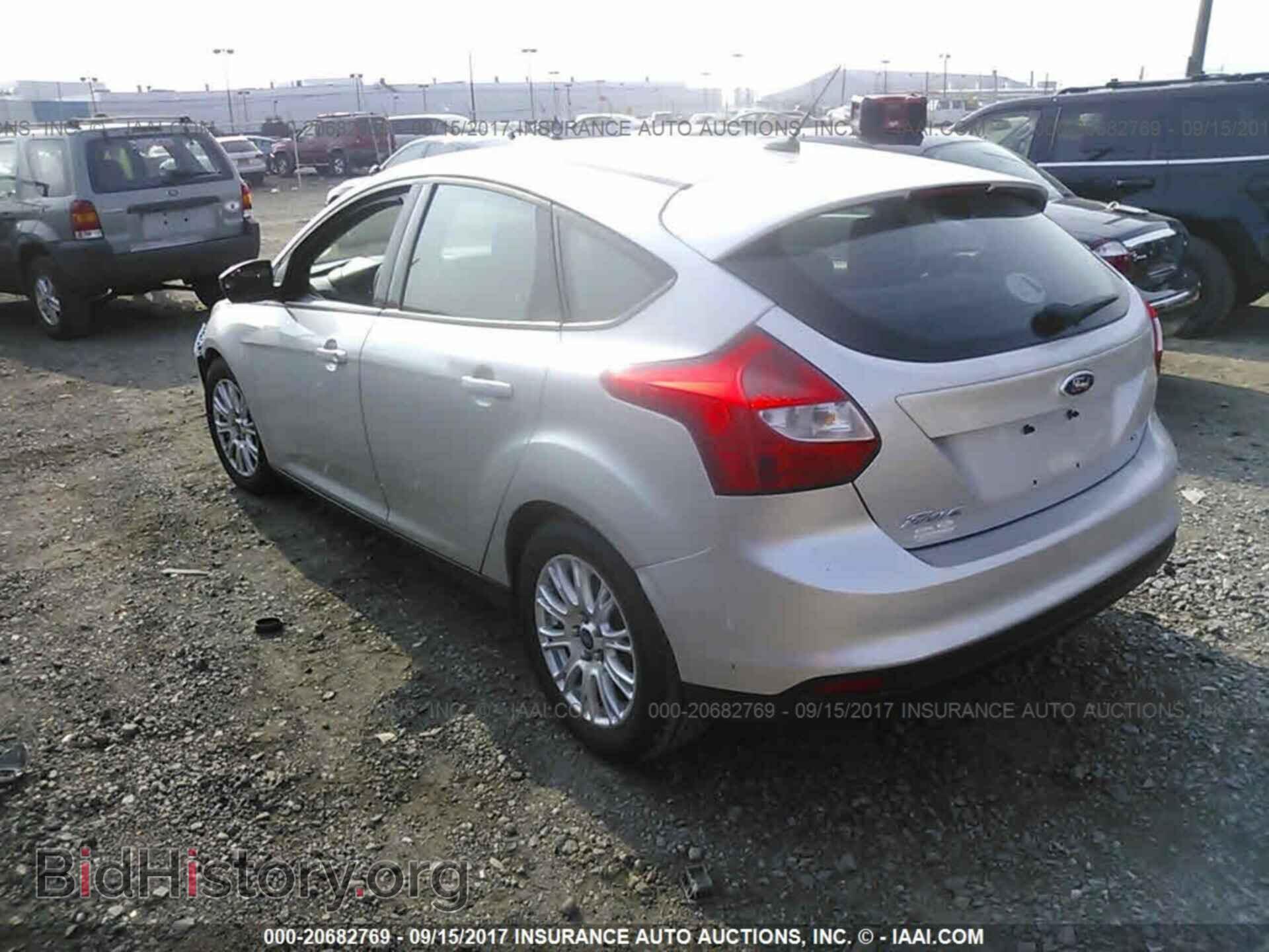 2012 Ford Focus - VIN: 1FAHP3K27CL162702 - Photo 3