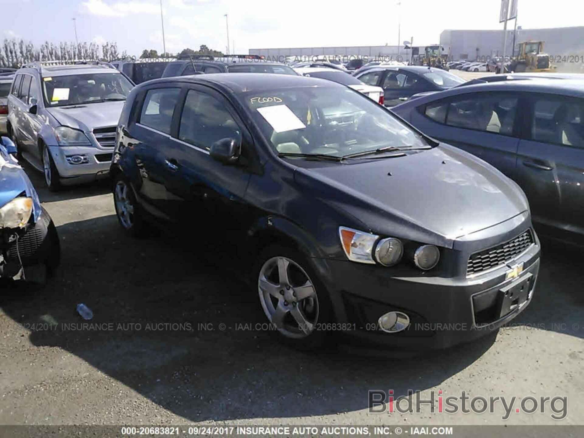 Photo 1G1JE6SB3F4107609 - Chevrolet Sonic 2015