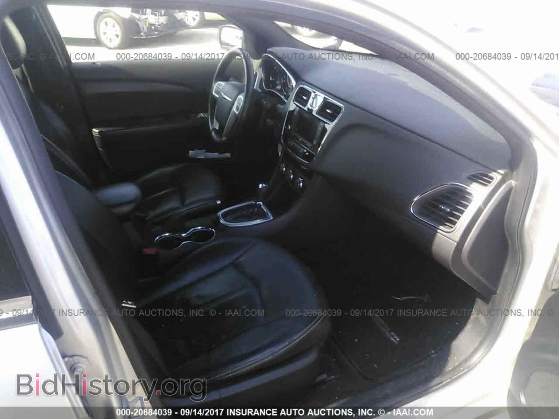 2012 Chrysler 200 - VIN: 1C3CCBCG4CN326405 - Photo 5
