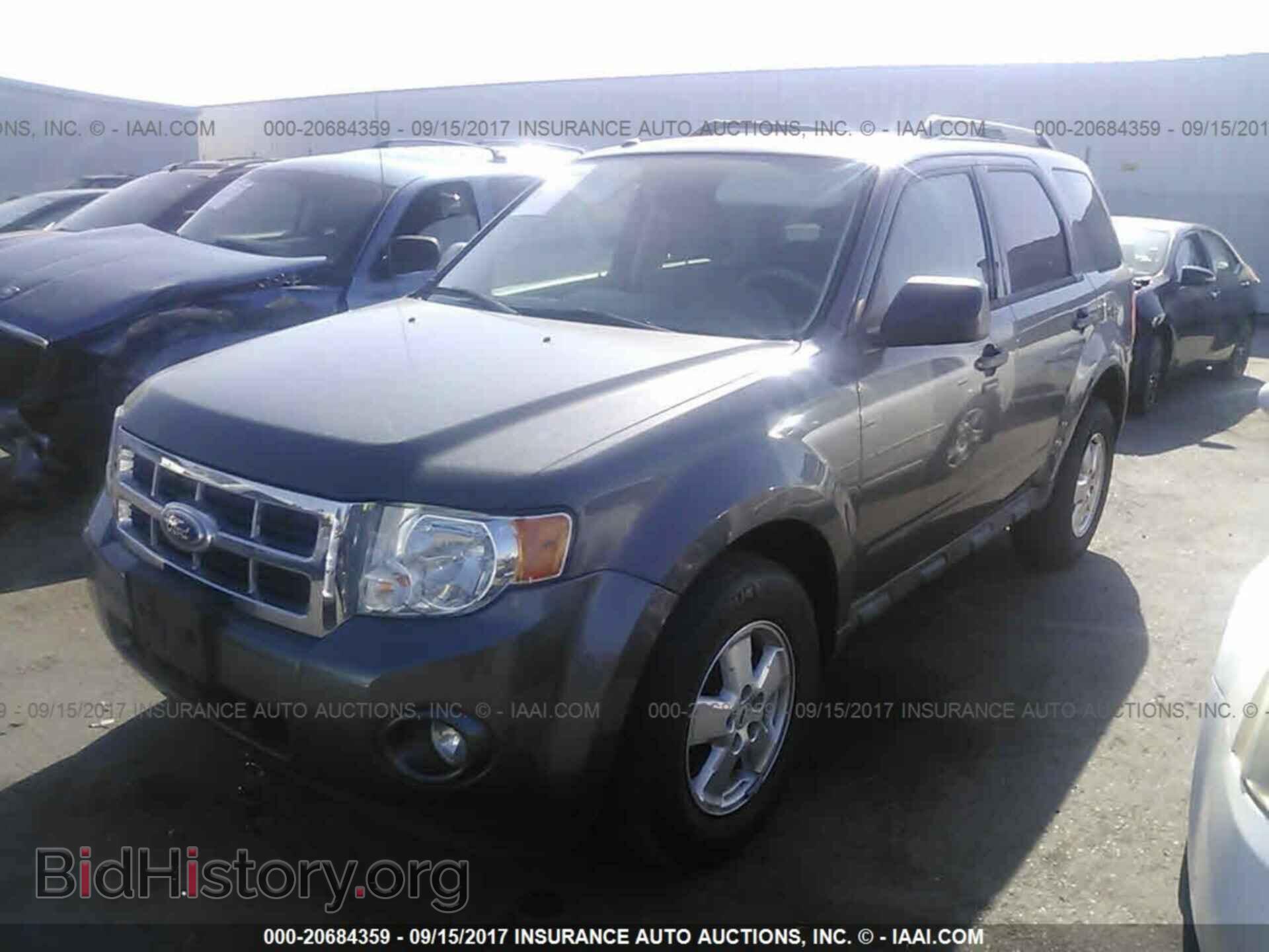 2011 Ford Escape - VIN: 1FMCU0D71BKB76969 - Photo 2