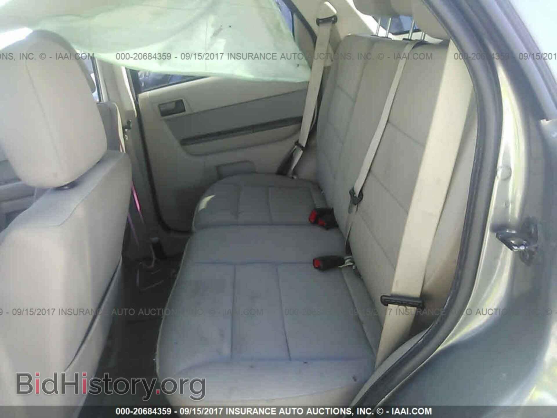 2011 Ford Escape - VIN: 1FMCU0D71BKB76969 - Photo 8