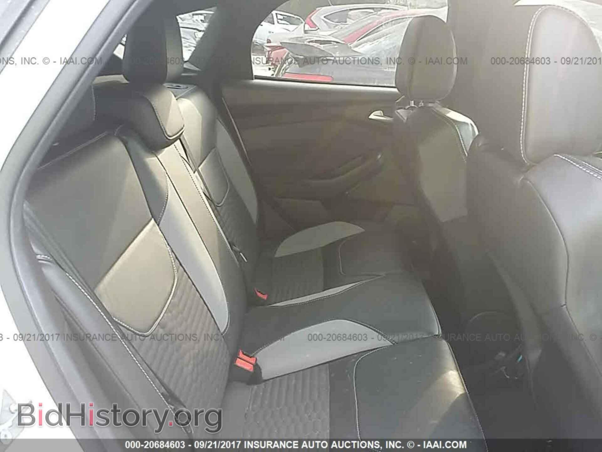 2017 Ford Focus - VIN: 1FADP3L92HL251983 - Photo 8