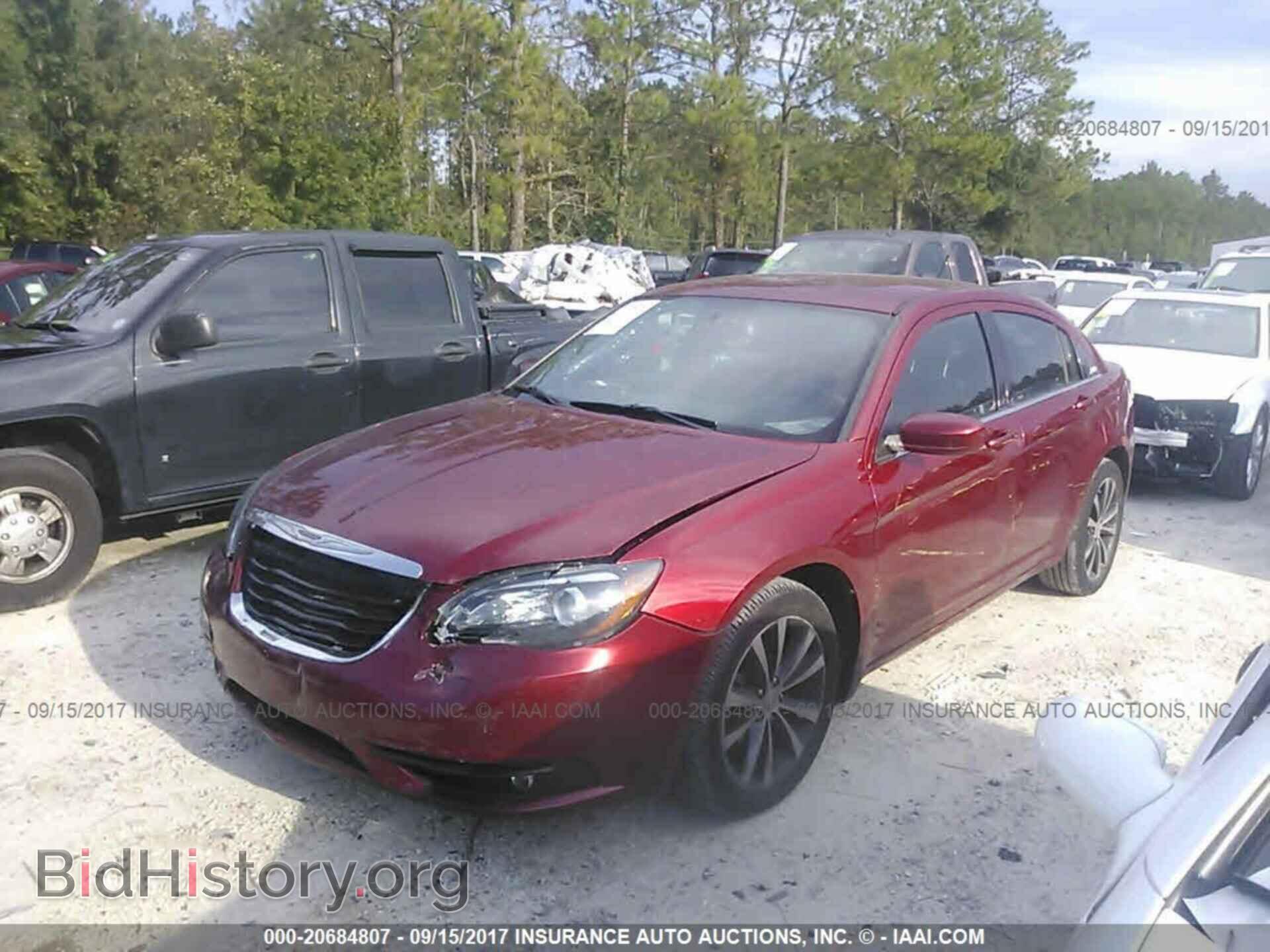 2013 Chrysler 200 - VIN: 1C3CCBBG2DN720116 - Photo 2