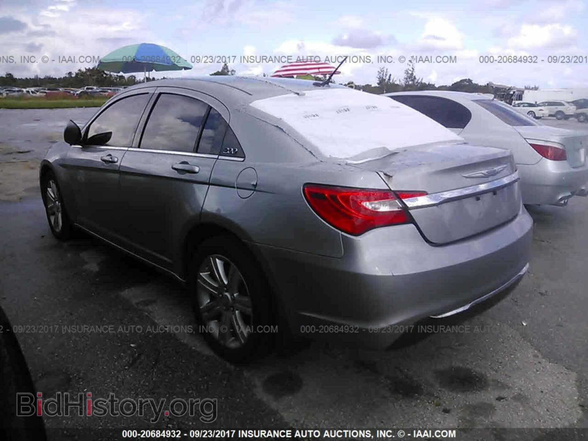 2013 Chrysler 200 - VIN: 1C3CCBAB6DN762388 - Photo 3
