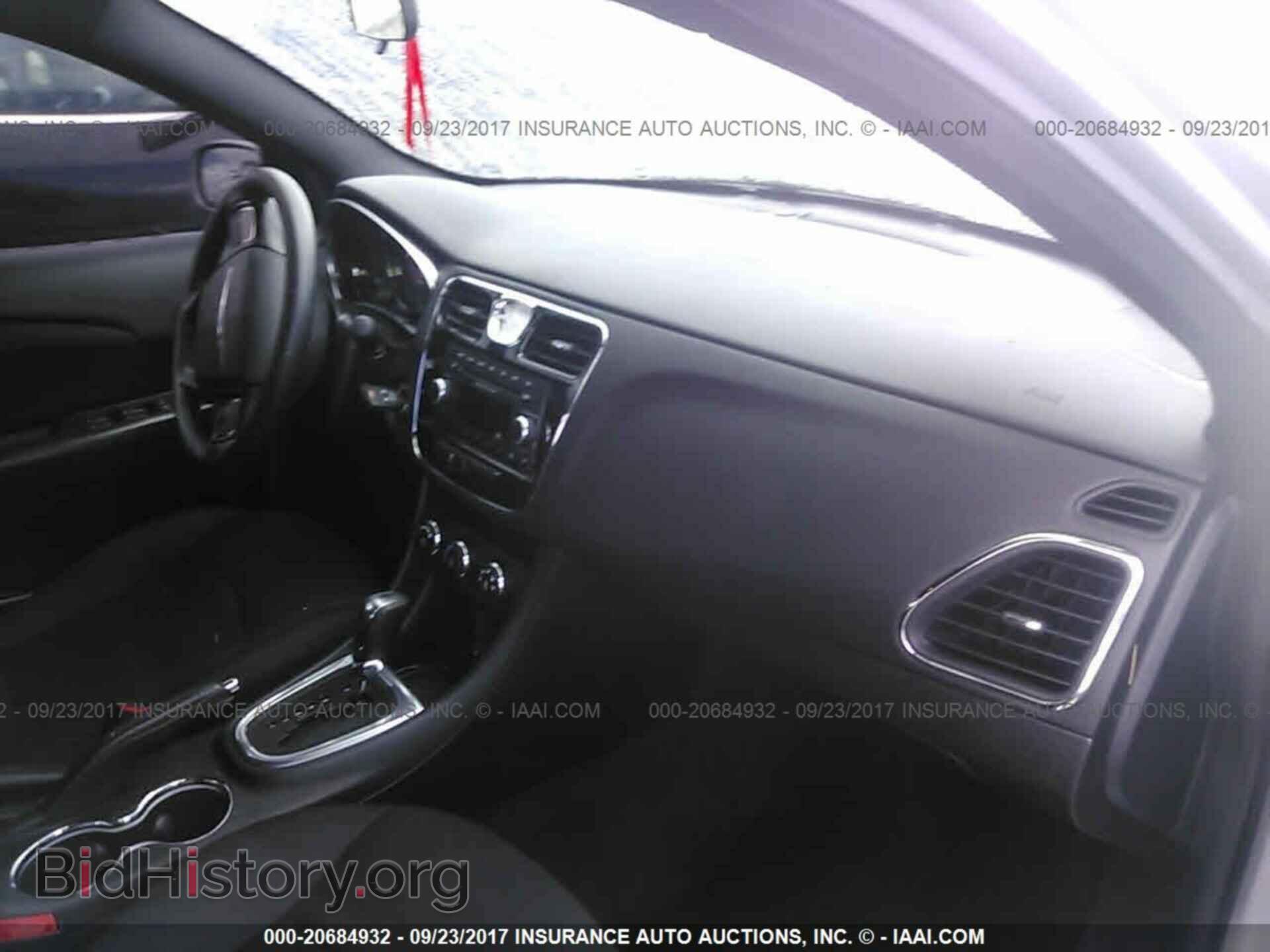 2013 Chrysler 200 - VIN: 1C3CCBAB6DN762388 - Photo 5