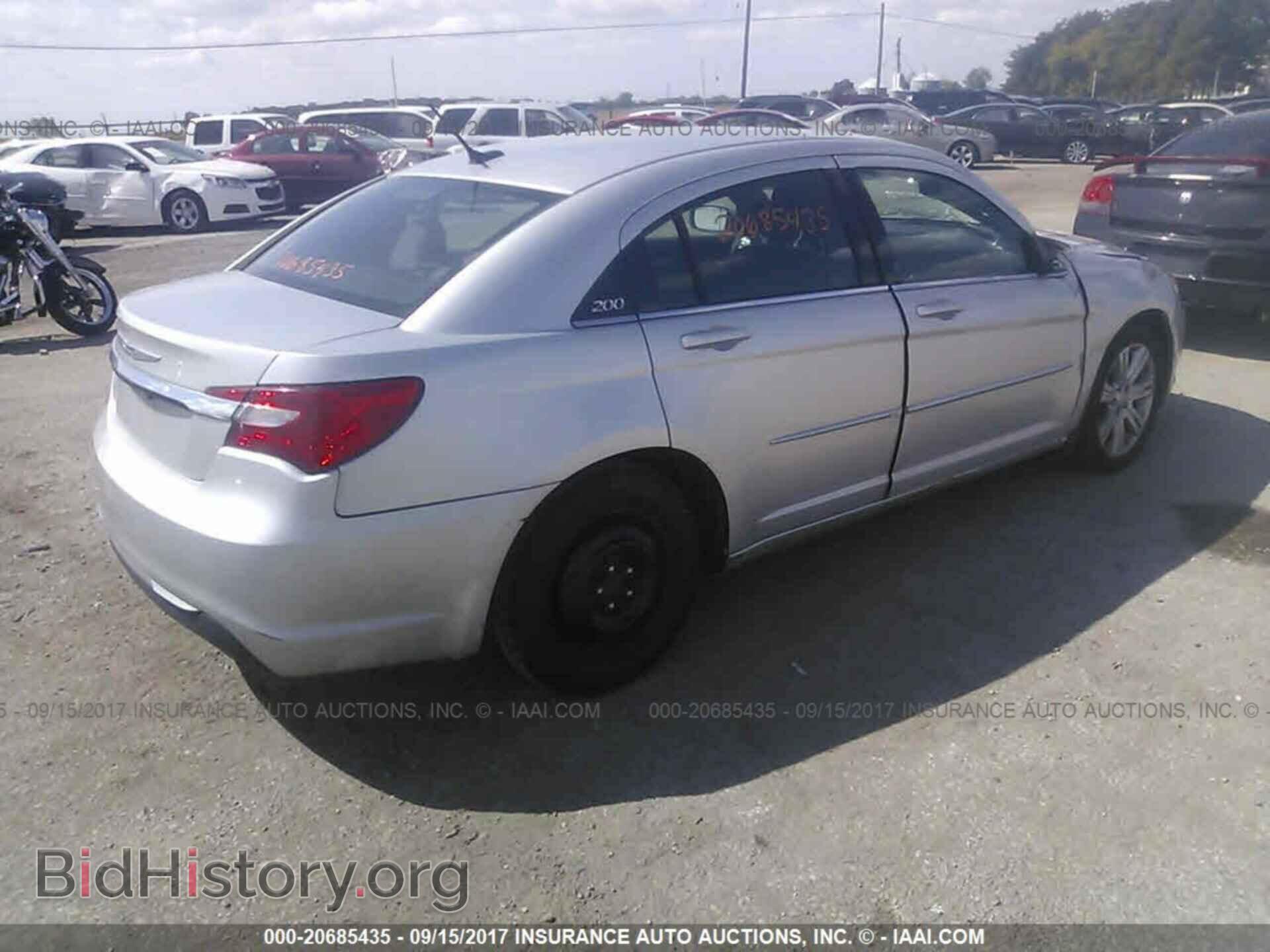 2012 Chrysler 200 - VIN: 1C3CCBAB2CN317788 - Фото 4