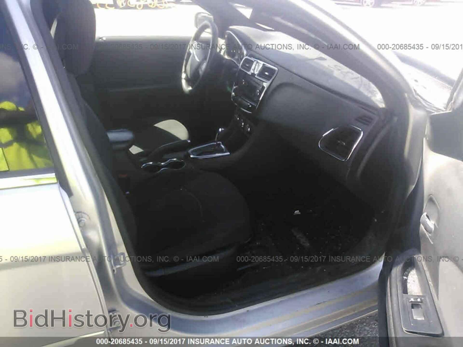 2012 Chrysler 200 - VIN: 1C3CCBAB2CN317788 - Фото 5