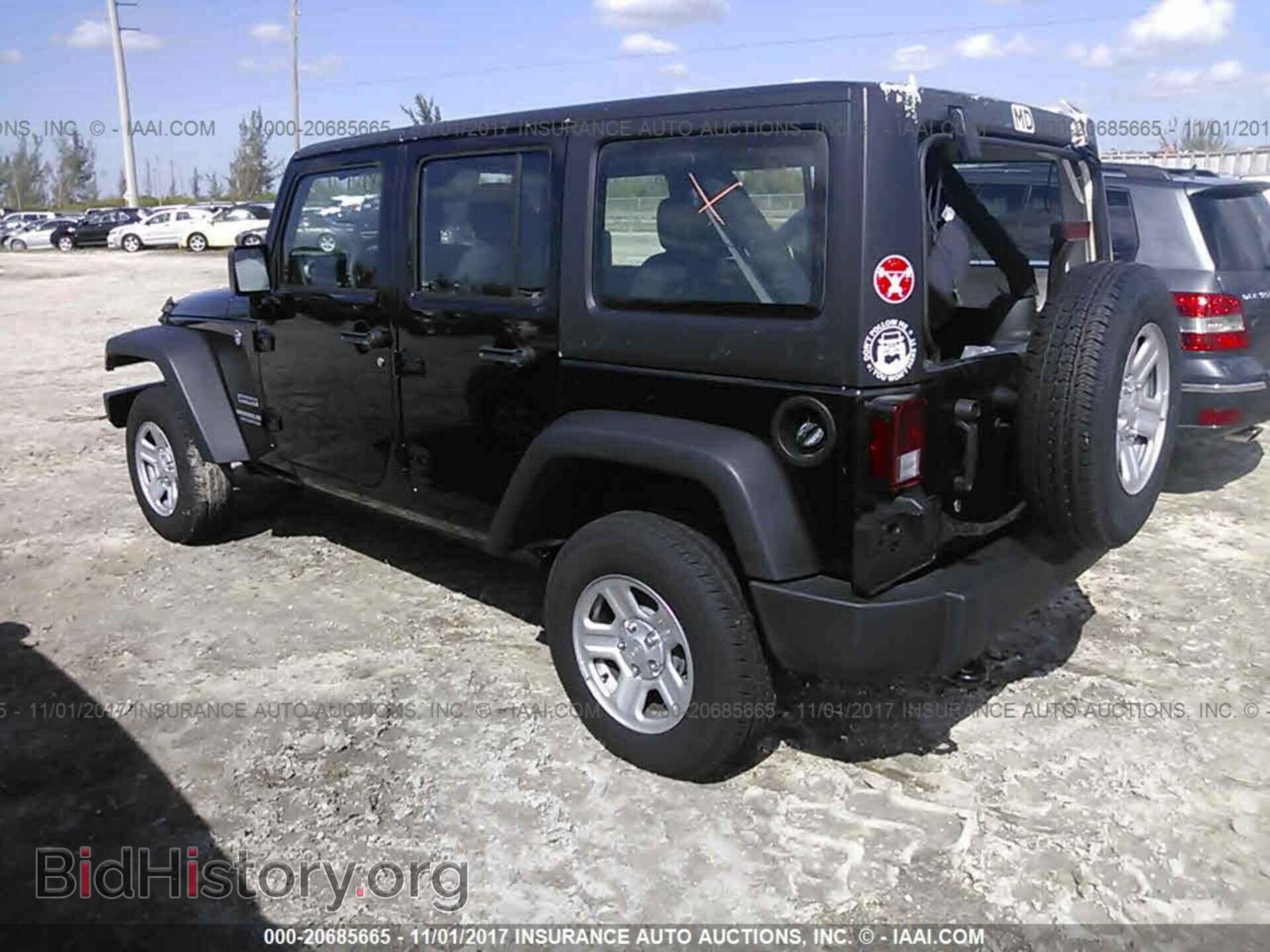 2017 Jeep Wrangler - VIN: 1C4BJWDG0HL592218 - Фото 3