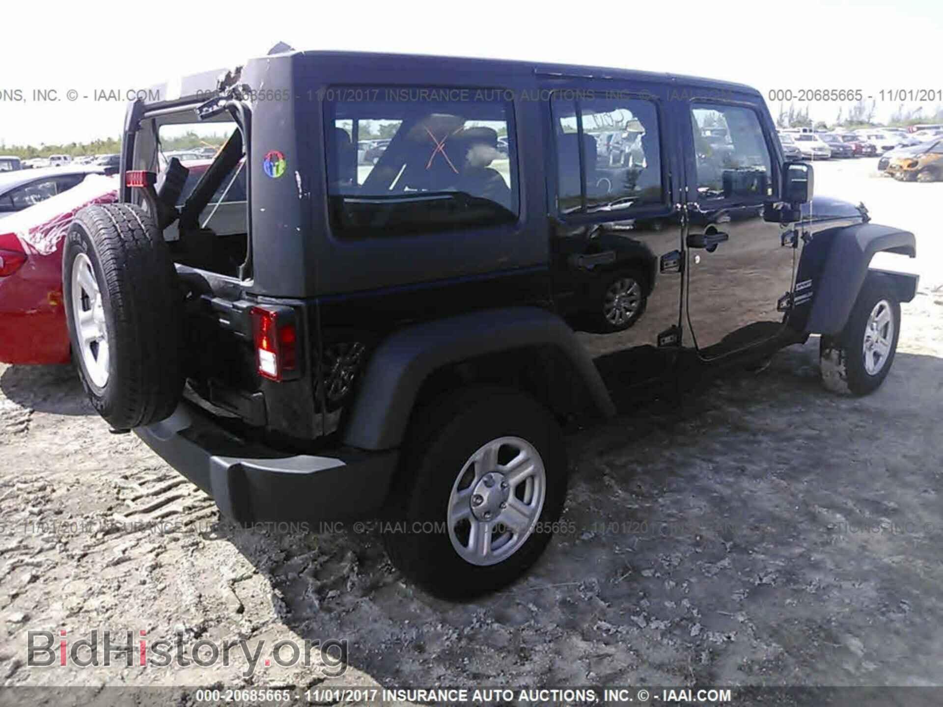 2017 Jeep Wrangler - VIN: 1C4BJWDG0HL592218 - Фото 4