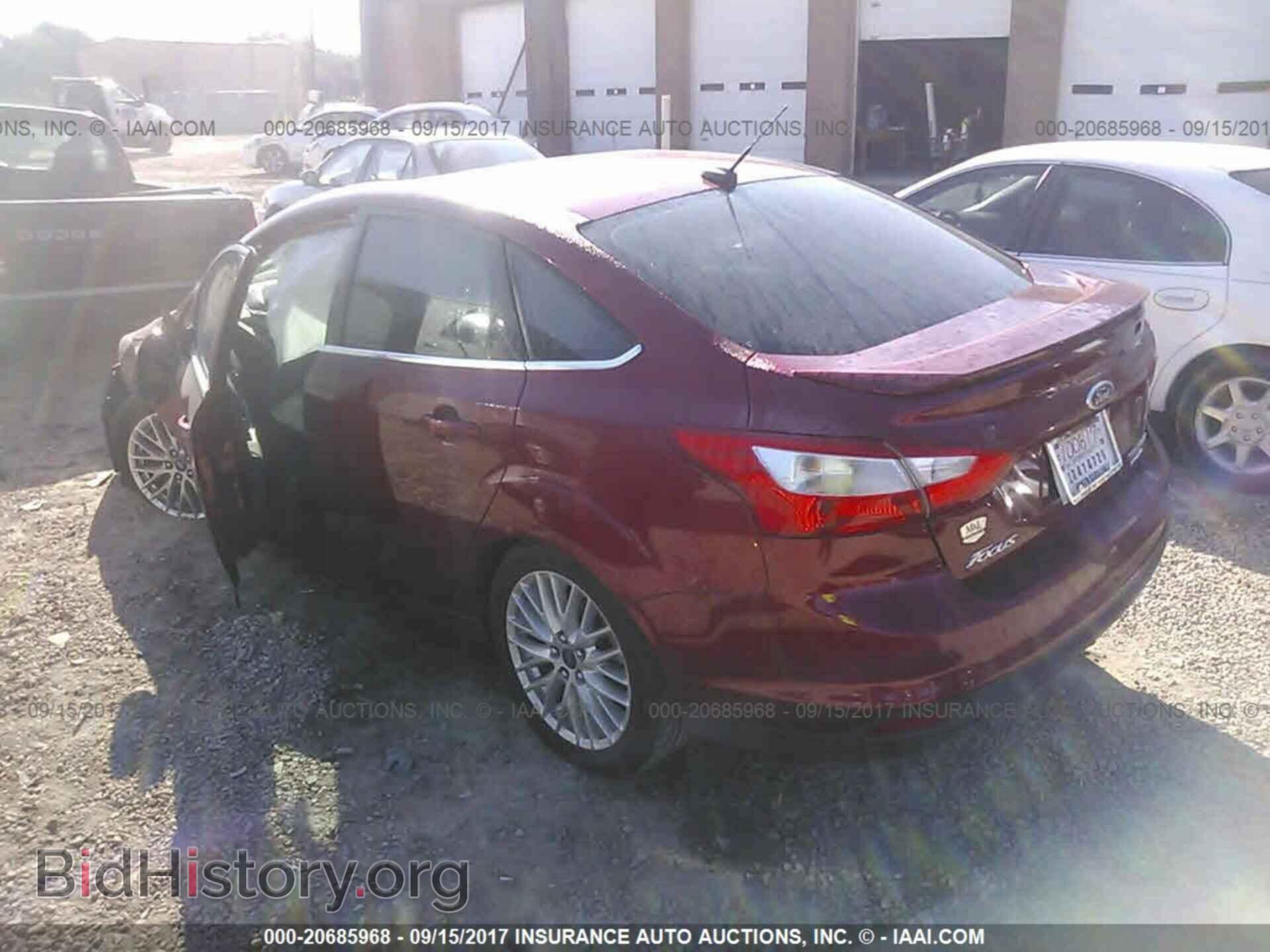 2014 Ford Focus - VIN: 1FADP3J25EL221720 - Photo 3