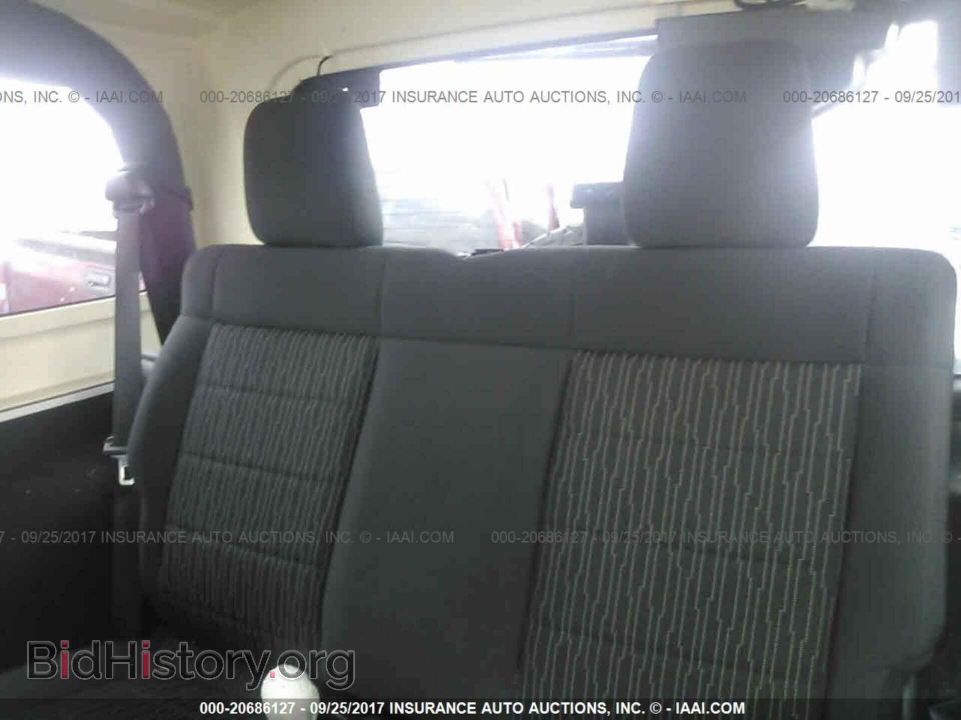 2011 Jeep Wrangler - VIN: 1J4GA5D16BL572116 - Фото 8