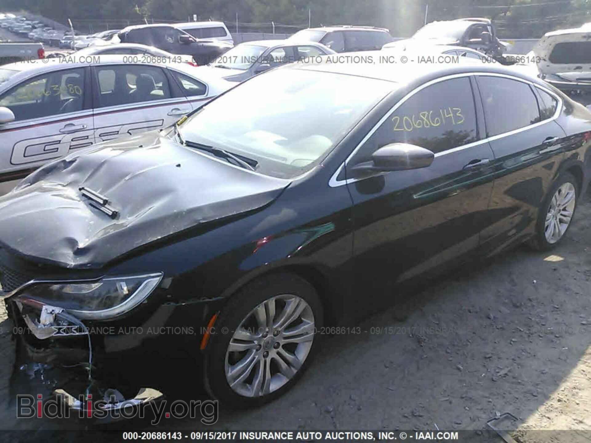 2015 Chrysler 200 - VIN: 1C3CCCAB2FN639020 - Photo 2