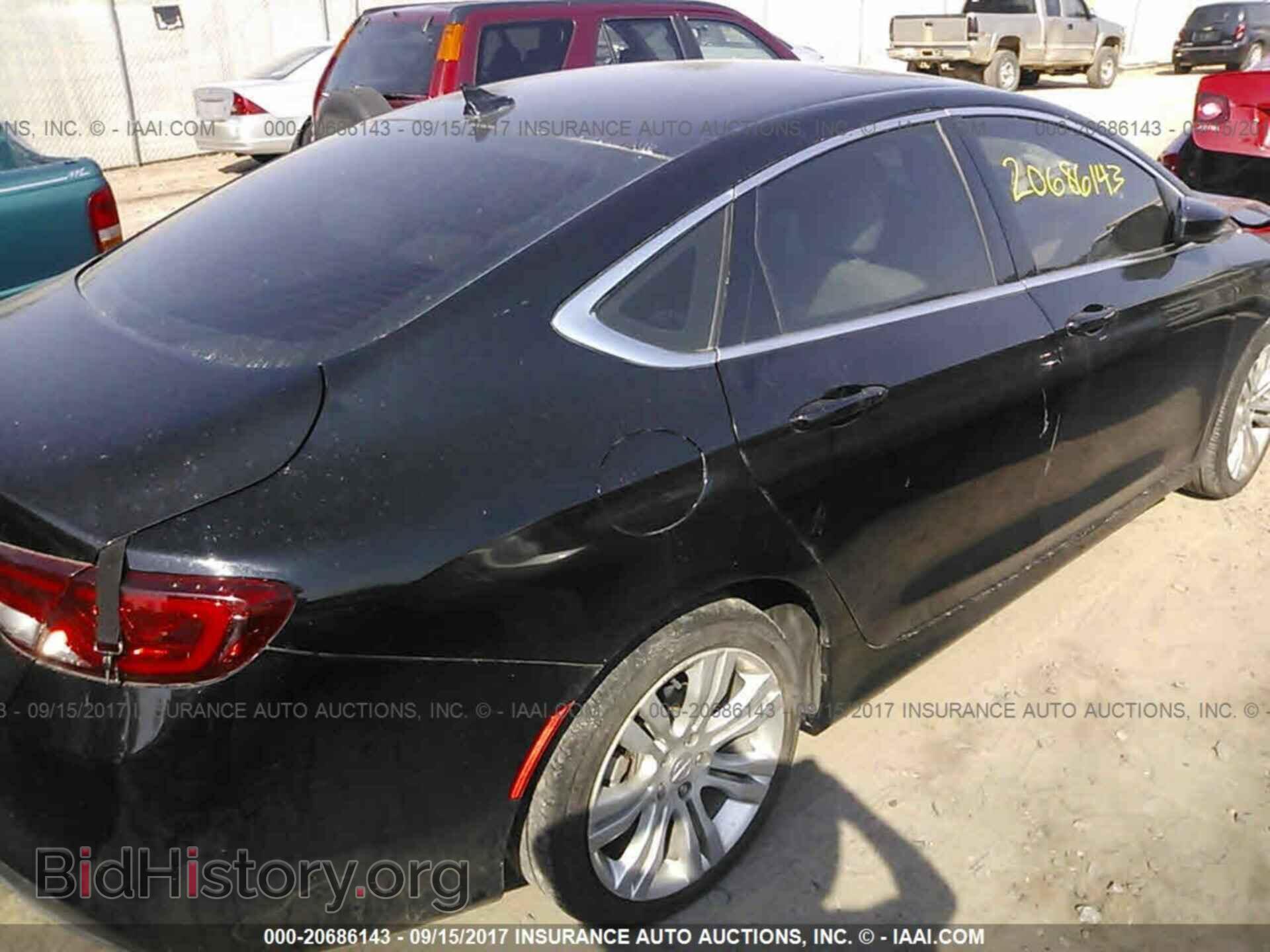 2015 Chrysler 200 - VIN: 1C3CCCAB2FN639020 - Photo 4