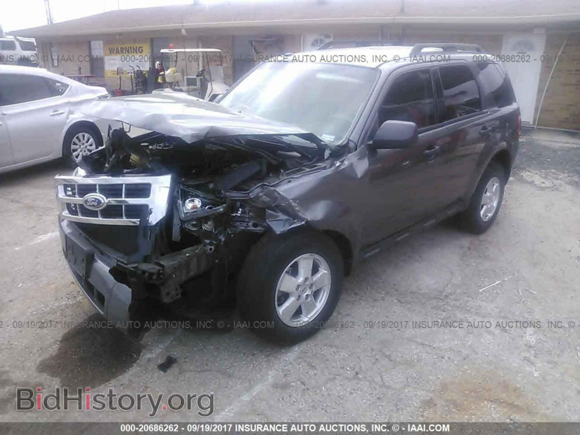 2012 Ford Escape - VIN: 1FMCU0D79CKB11658 - Photo 2