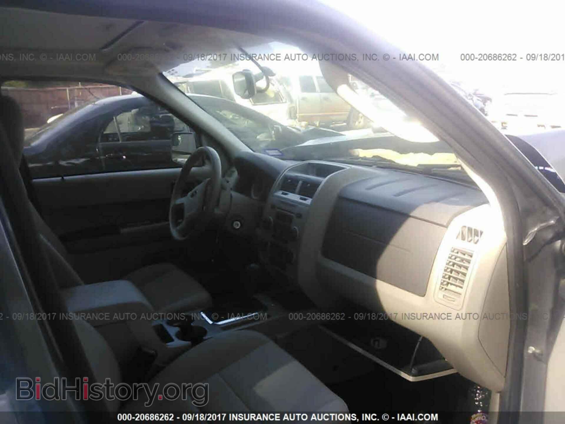 2012 Ford Escape - VIN: 1FMCU0D79CKB11658 - Photo 6