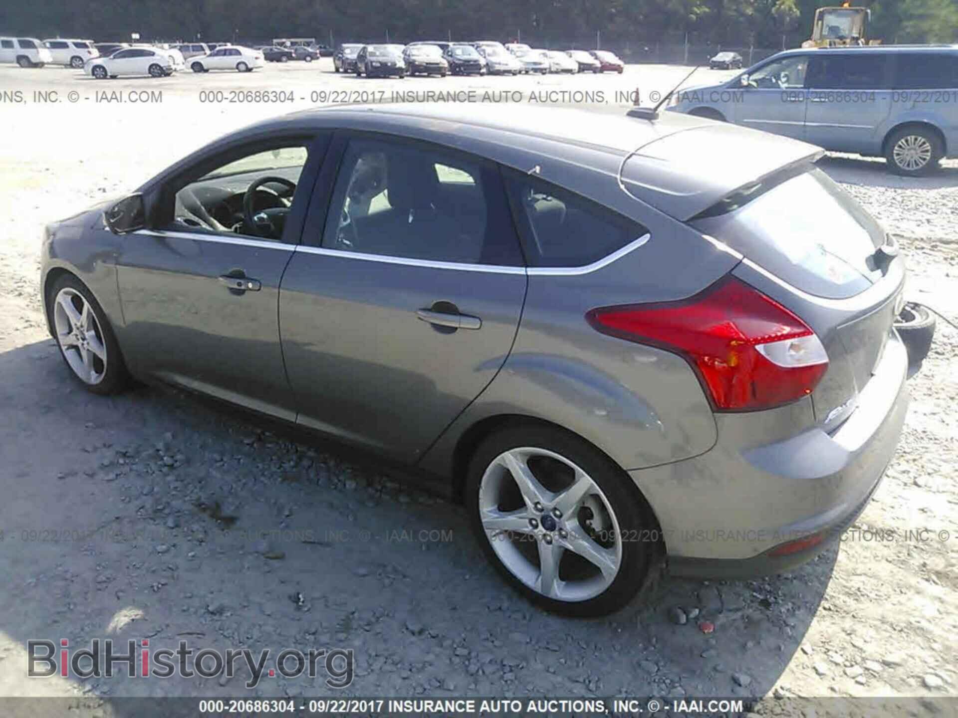 2012 Ford Focus - VIN: 1FAHP3N21CL365581 - Photo 3