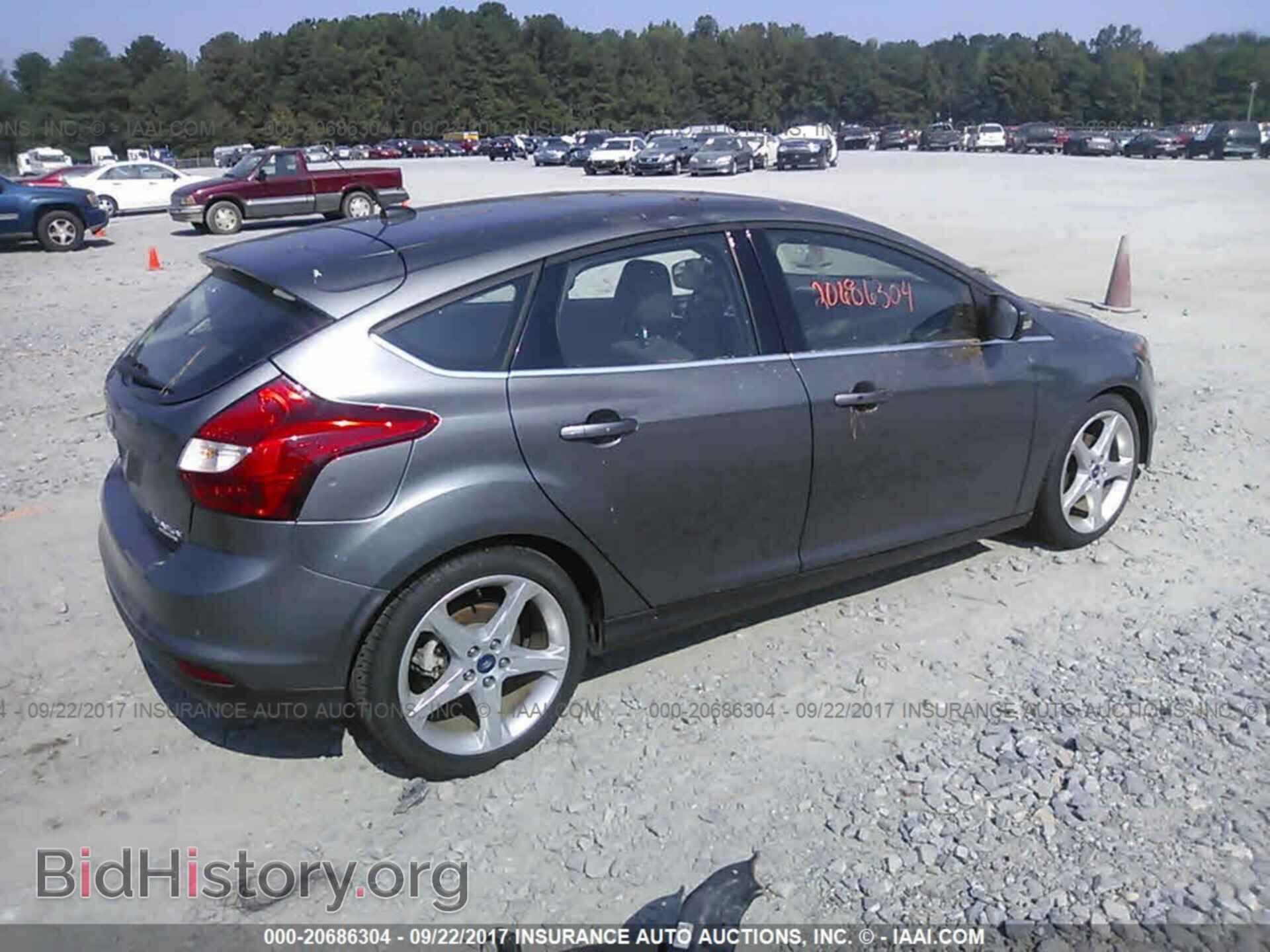 2012 Ford Focus - VIN: 1FAHP3N21CL365581 - Photo 4