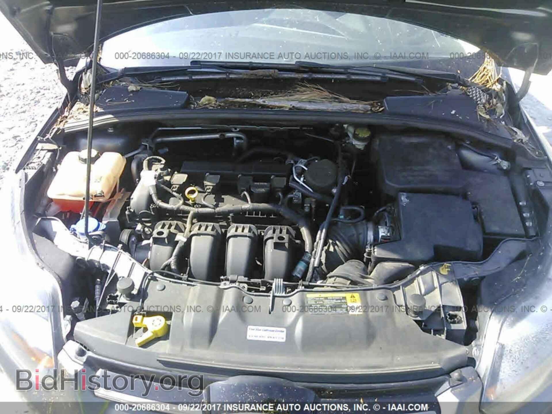 2012 Ford Focus - VIN: 1FAHP3N21CL365581 - Photo 10