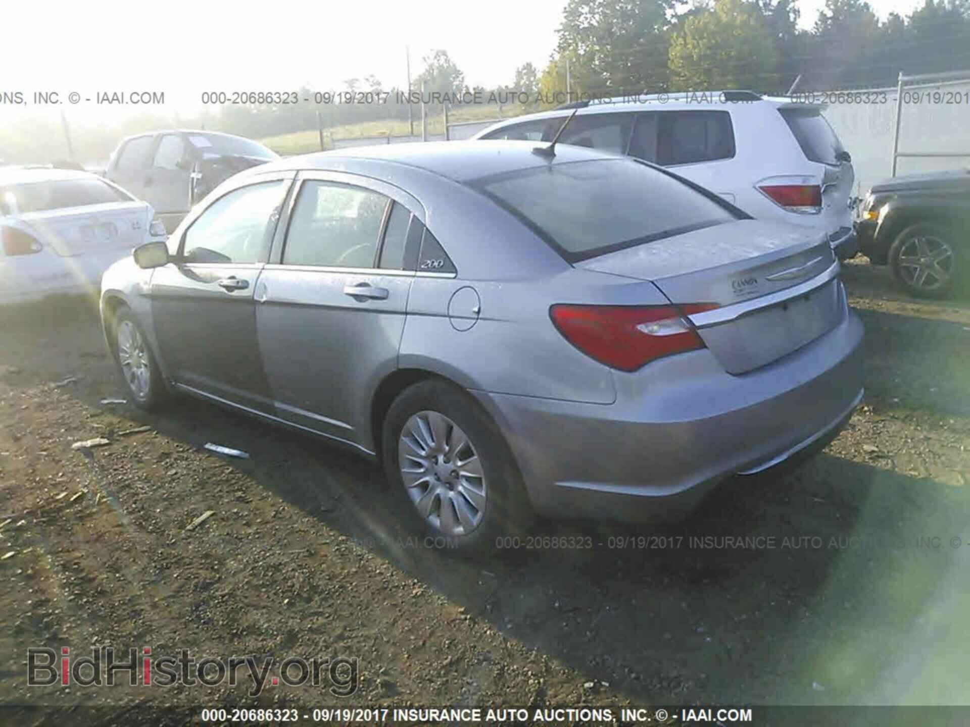 2013 Chrysler 200 - VIN: 1C3CCBAB7DN641000 - Фото 3