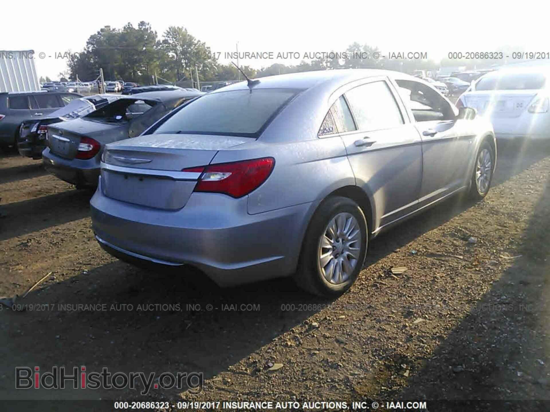 2013 Chrysler 200 - VIN: 1C3CCBAB7DN641000 - Фото 4
