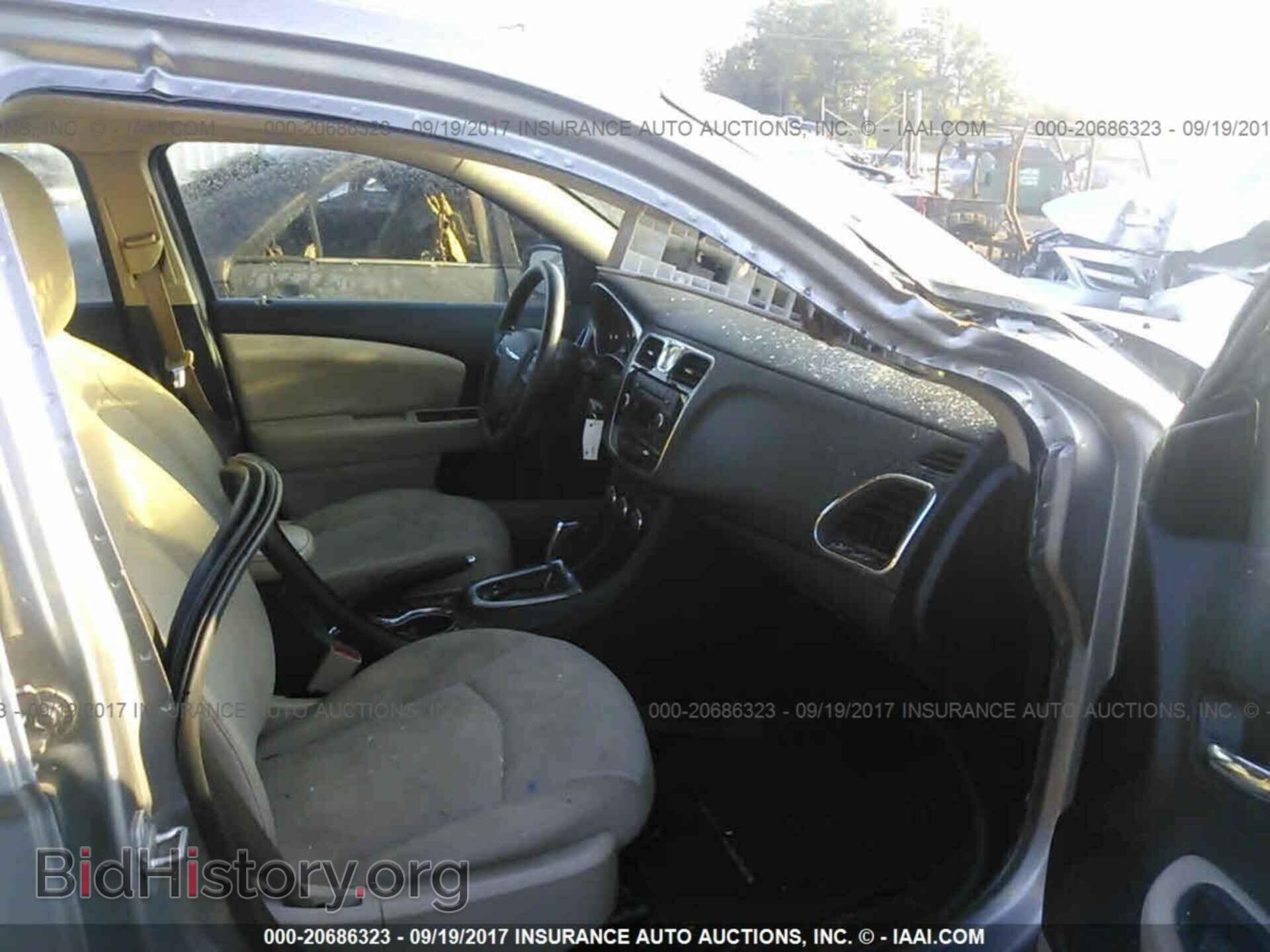 2013 Chrysler 200 - VIN: 1C3CCBAB7DN641000 - Фото 5