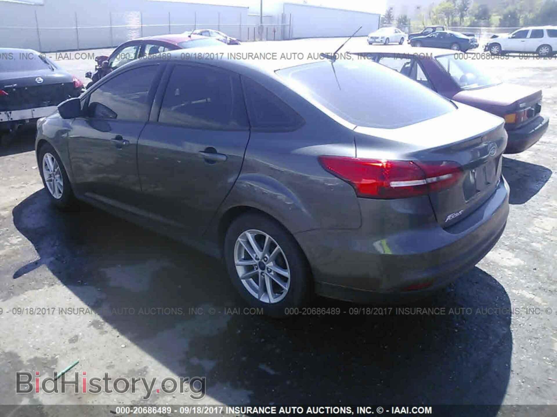2016 Ford Focus - VIN: 1FADP3F27GL350263 - Фото 3