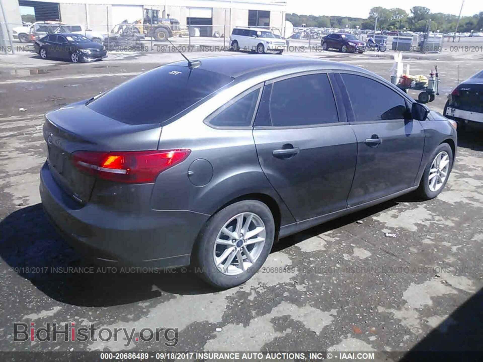 2016 Ford Focus - VIN: 1FADP3F27GL350263 - Фото 4