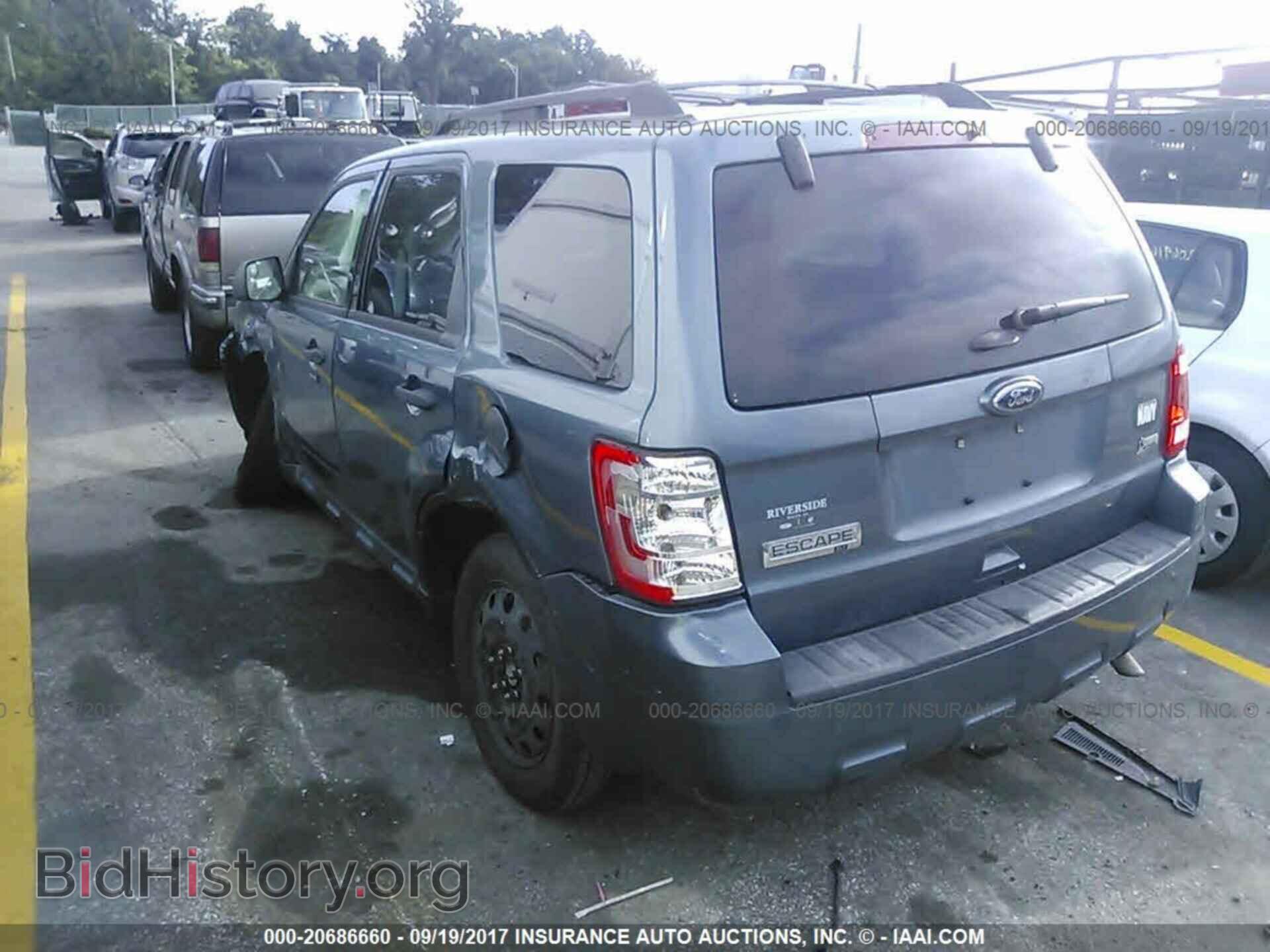 2011 Ford Escape - VIN: 1FMCU0DG6BKB51002 - Фото 3