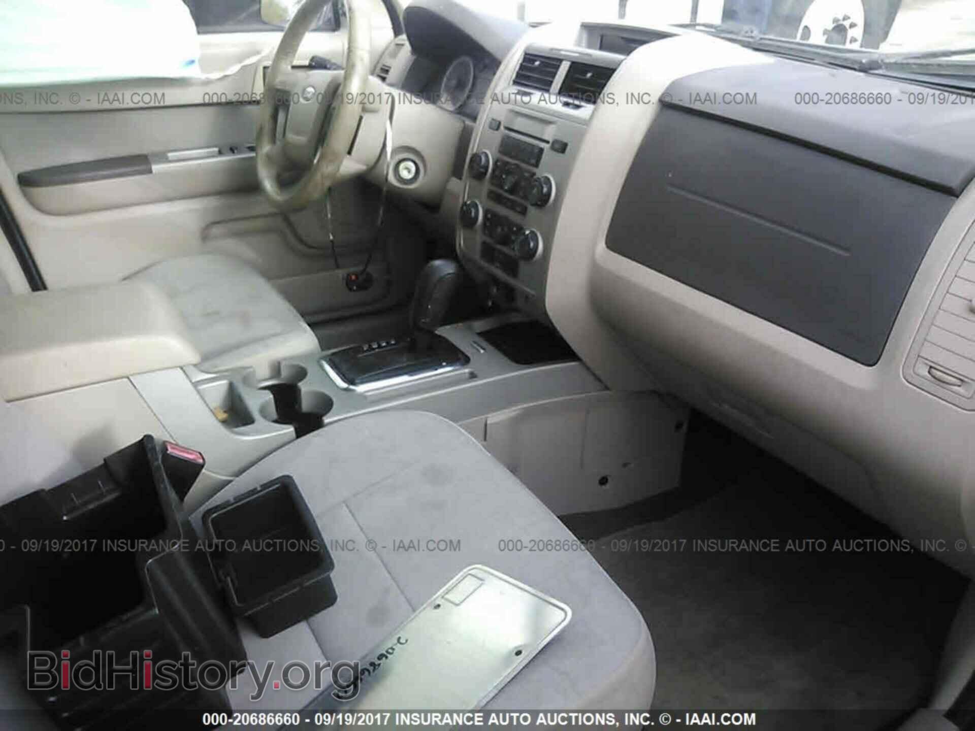 2011 Ford Escape - VIN: 1FMCU0DG6BKB51002 - Фото 5