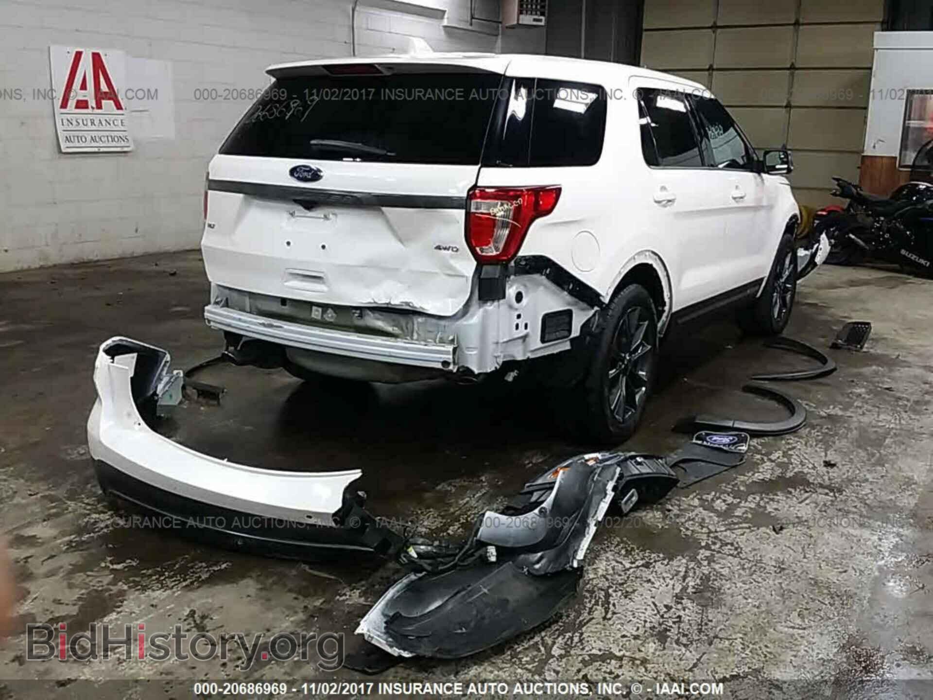 2017 Ford Explorer - VIN: 1FM5K8D88HGC74169 - Photo 4