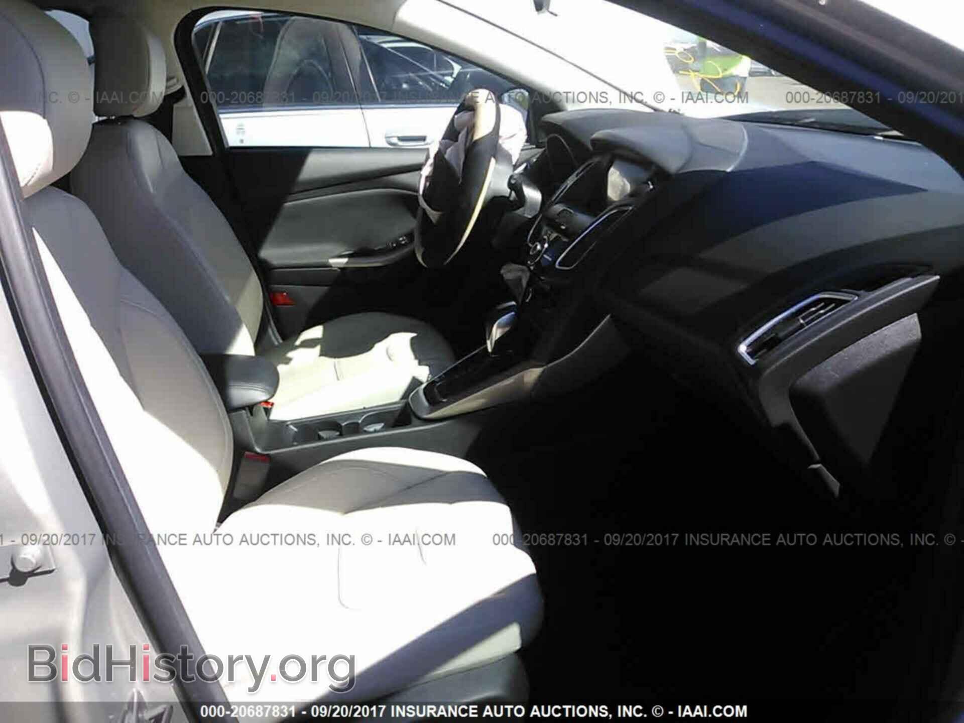 2016 Ford Focus - VIN: 1FADP3N2XGL307828 - Photo 5