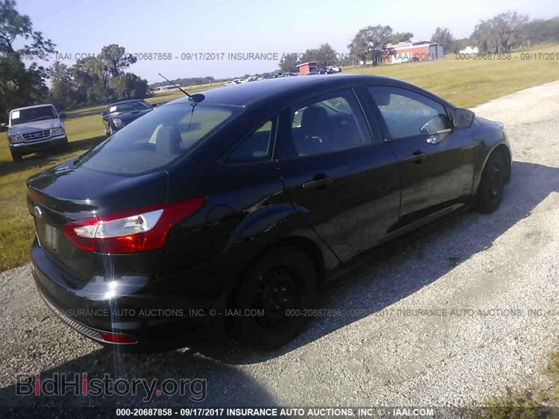 2013 Ford Focus - VIN: 1FADP3E28DL258639 - Фото 4