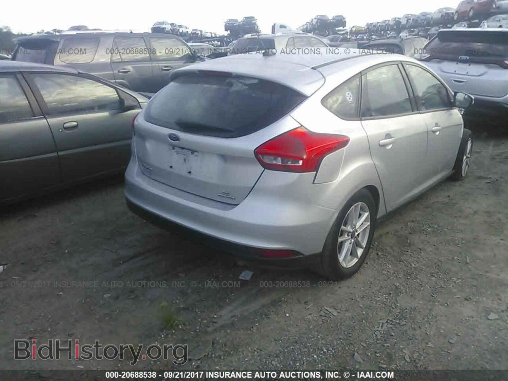 2015 Ford Focus - VIN: 1FADP3K22FL223330 - Photo 4