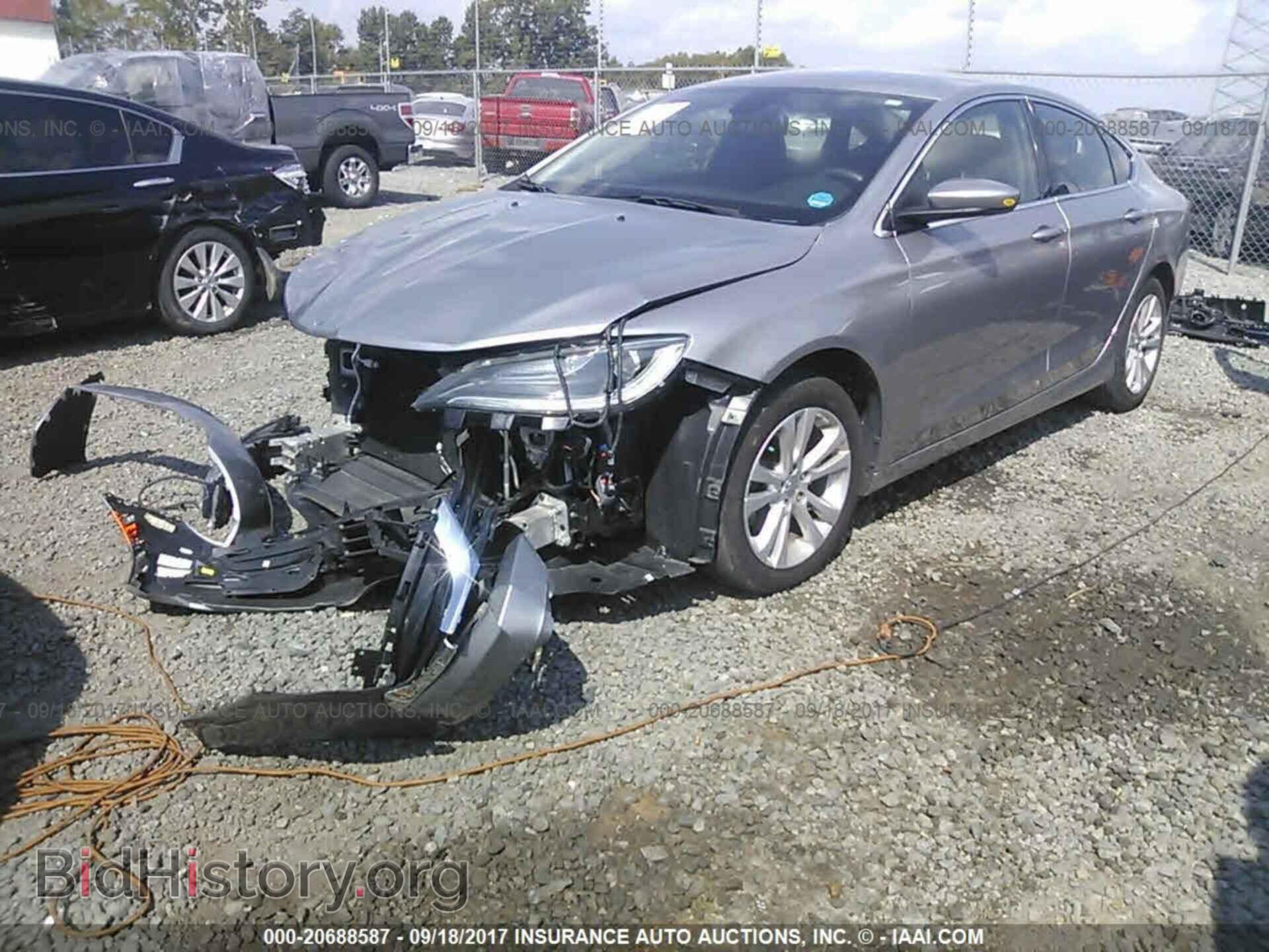 2016 Chrysler 200 - VIN: 1C3CCCAB2GN142373 - Photo 2