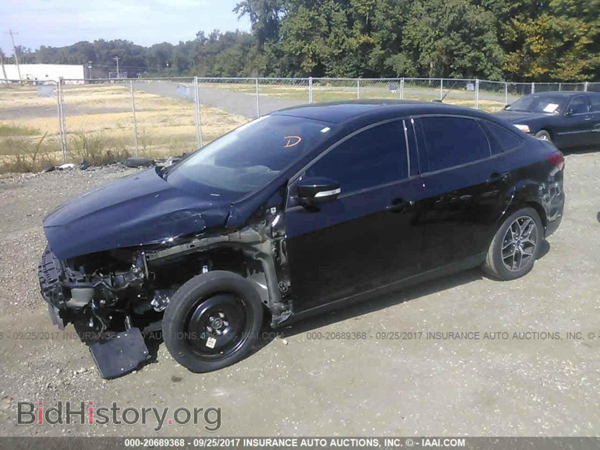 2017 Ford Focus - VIN: 1FADP3H24HL202652 - Photo 2