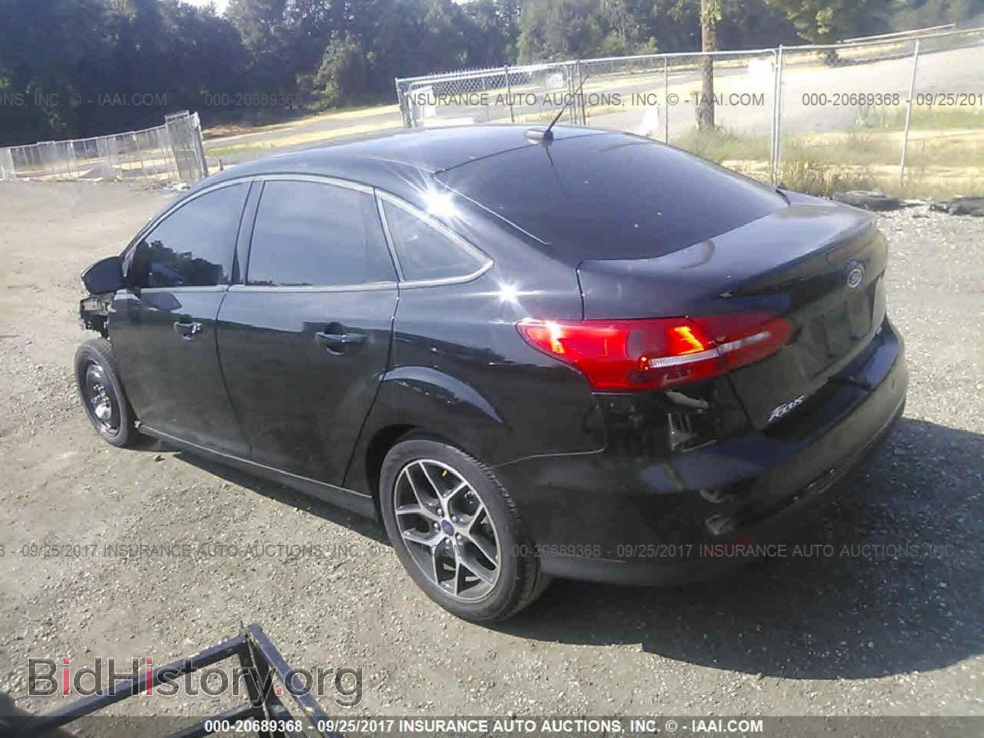 2017 Ford Focus - VIN: 1FADP3H24HL202652 - Photo 3