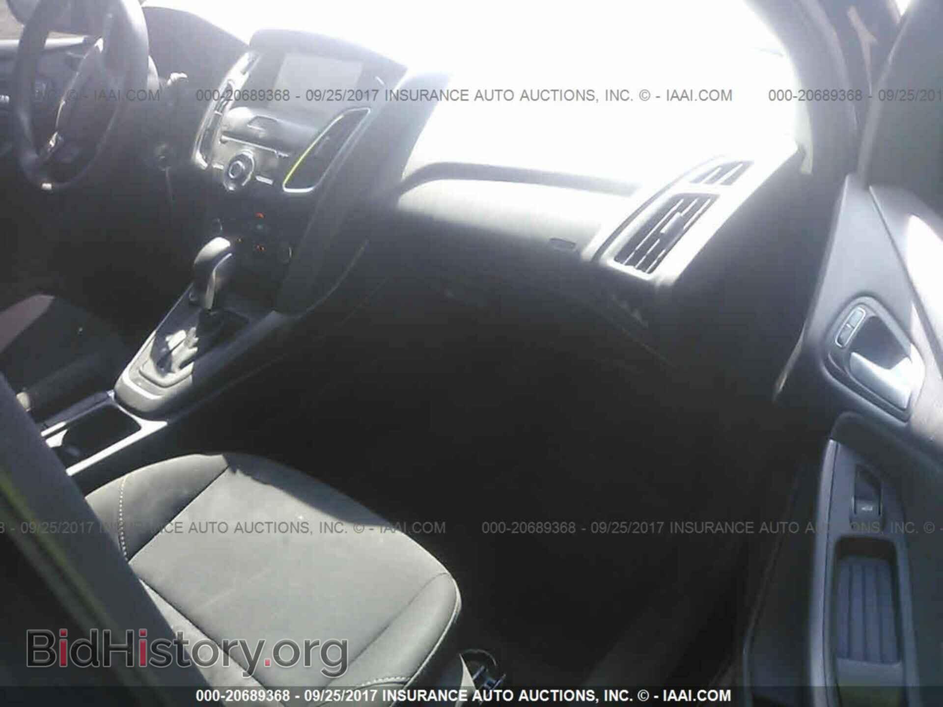 2017 Ford Focus - VIN: 1FADP3H24HL202652 - Photo 5