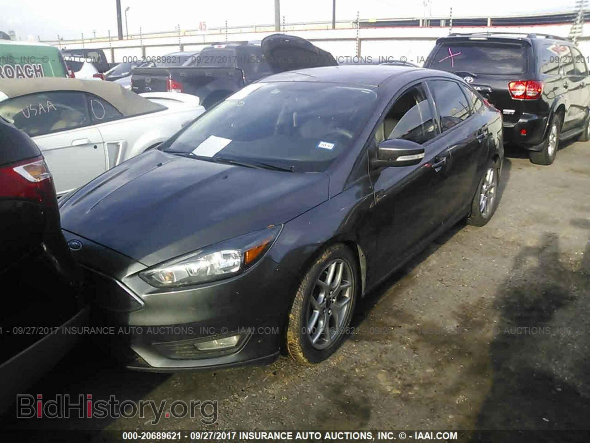 2015 Ford Focus - VIN: 1FADP3F25FL296458 - Photo 2