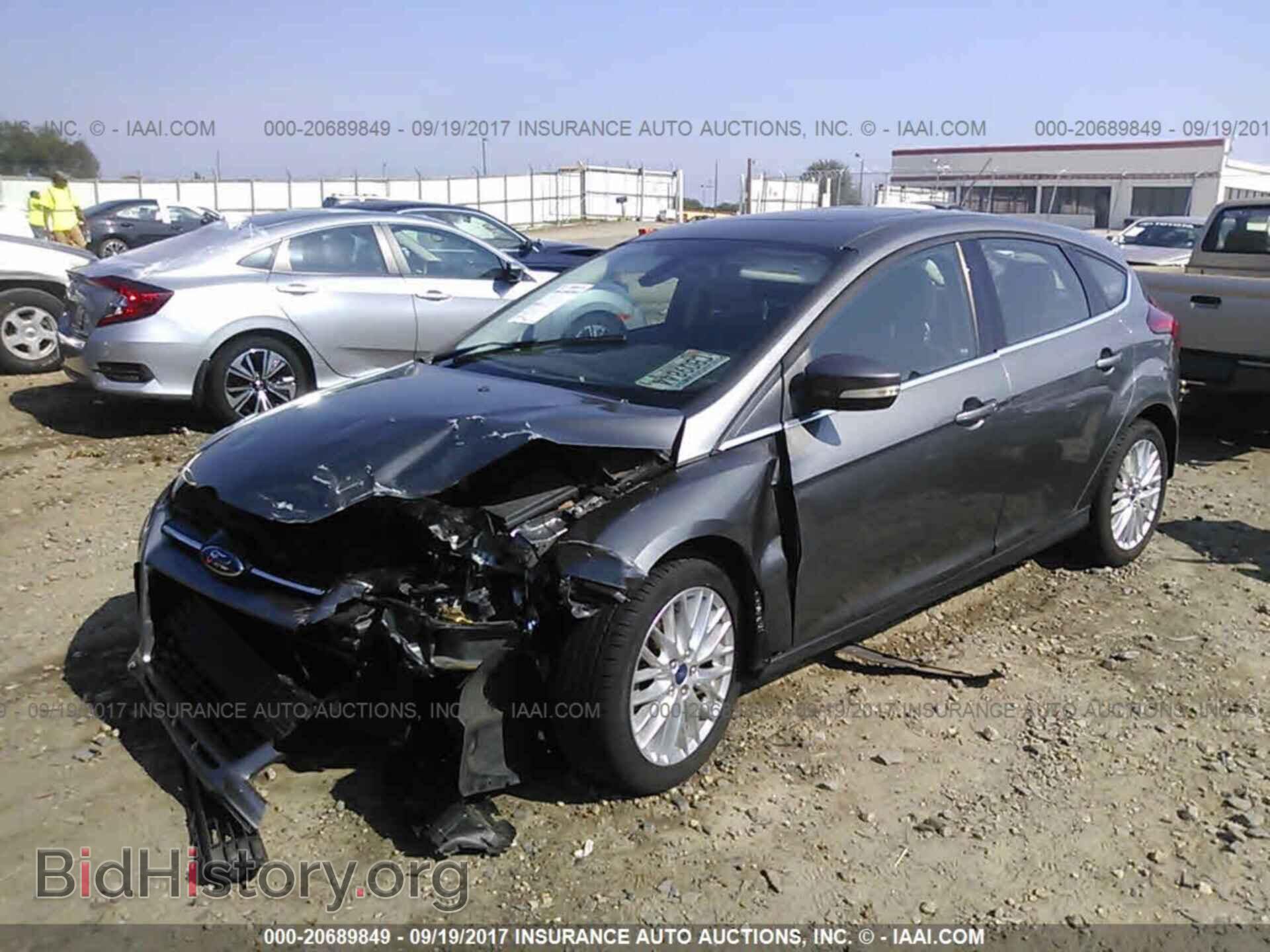 2012 Ford Focus - VIN: 1FAHP3M20CL315840 - Photo 2